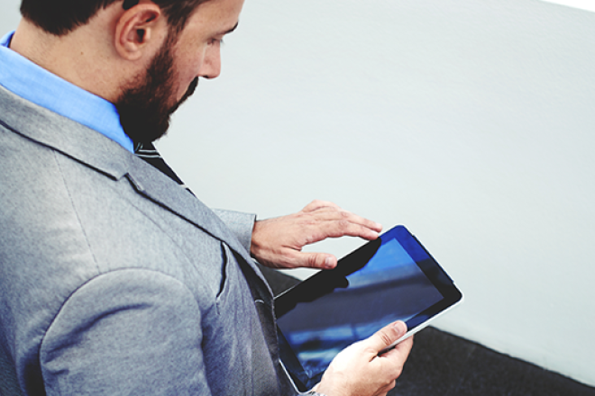 photo-en-blog-cloud-based-business-mobile-apps-keep-remote-teams-connected