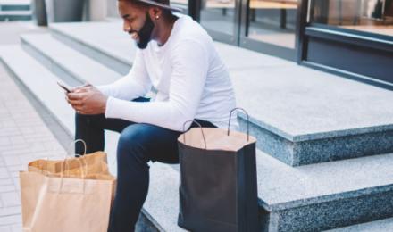 How to Step Into The Future By Implementing a Hybrid Shopping Experience