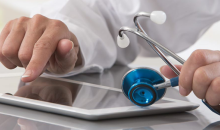 photo-en-blog-uc-keeps-stadium-healthcare-professionals-connected