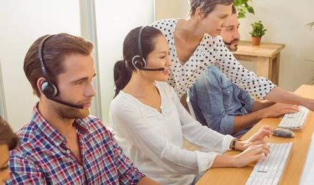 photo-fr-rendre-les-agents-de-centres-de-contact-multitaches-avec-multimedia