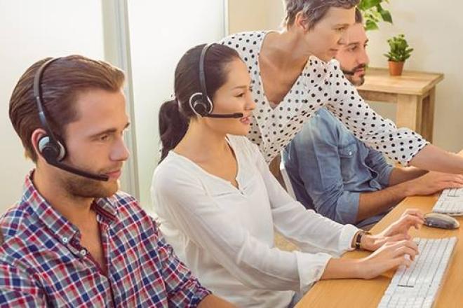 photo-fr-rendre-les-agents-de-centres-de-contact-multitaches-avec-multimedia
