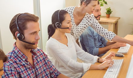 photo-en-blog-cloud-contact-centers-keep-customers-and-costs-in-balance