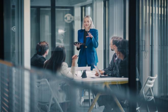 hybrid communications leadership mitel