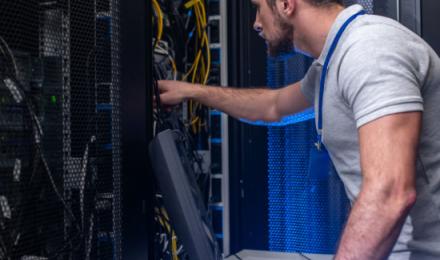 3 Reasons Why Contact Centers Still Prefer On-Prem