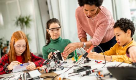 Improve the K-12 Teaching Experience with Mitel Unified Communications Solutions