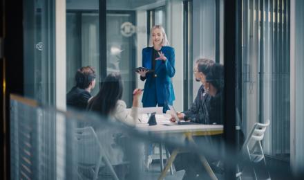 hybrid communications leadership mitel